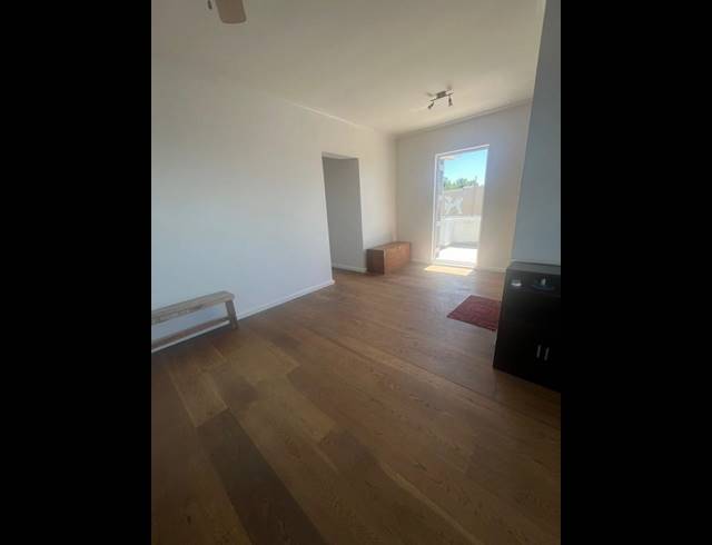 2 BEDROOM PROPERTY TO RENT IN VREDEHOEK